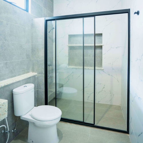 ONNA BANDUNG SHOWER SCREEN Shower Screens Onna adalah produk untuk dipasang di kamar mandi khususnya area pancuran air, berfungsi sebagai penghalang pandangan dan air sehingga menjaga privasi saat mandi juga membuat percikan air di pancuran air lebih tertutup dan tidak menyebar (tidak basah). Terbuat dari bahan tahan temperatur tinggi & tekanan sehingga tidak mudah rusak. Tersedia dalam berragam Tipe & pilihan warna frame serta glass screen panel.