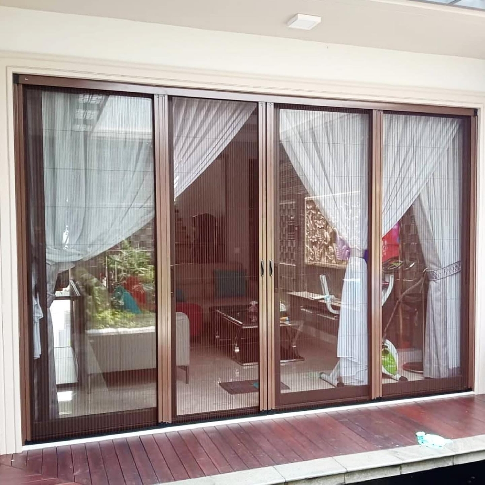 ONNA BANDUNG LIPAT DOOR Lipat Door adalah salah satu produk Onna kategori Insect Screens yang memiliki banyak keunikan. Keunikan tersebut terletak pada segi desain, bahan, dan fungsinya. Desain Lipat Door & Window merupakan pintu & jendela geser terbuat dari bahan PVC strengthened dikombinasikan dengan layar & bahan kain (mesh & fabrics) fibreglass & dimout-blackout, berfungsi sebagai pintu * jendela geser yang dilengkapi screen anti-serangga pengganggu/anti-nyamuk. Desainnya unik, praktis, & efektif.
