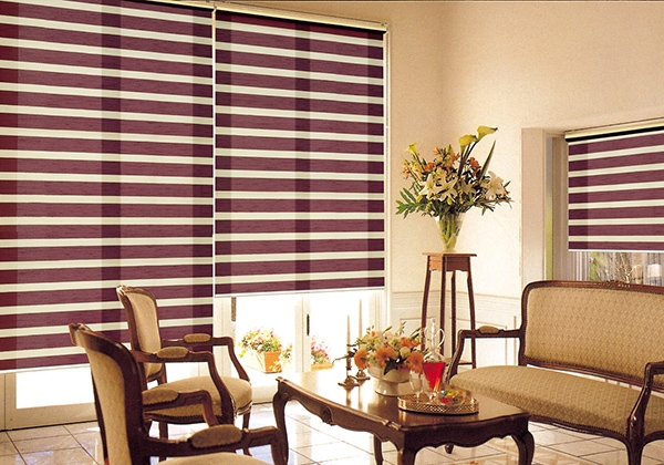 ONNA BANDUNG RAINBOW BLINDS Rainbow Blinds, salah satu produk blinds merek ONNA yang memiliki motif kain bercorak horizontal pattern dengan 2 jenis kain yaitu blackout & sheer, dengan keunikan tersendiri dari pergerakan blinds ke atas/bawah menghasilkan gerakan selang - seling pola untuk menghalangi cahaya atau membiarkan cahaya masuk. Tersedia Onna Blue Series (Chain 38 W/Valance, Onna Gold Series (Chain Pully 38 W/Valance & One Cord 38 Auto Down W/Valance). Jenis Fabric yaitu Dim Out 75 mm & 120 mm, Semi Blackout.