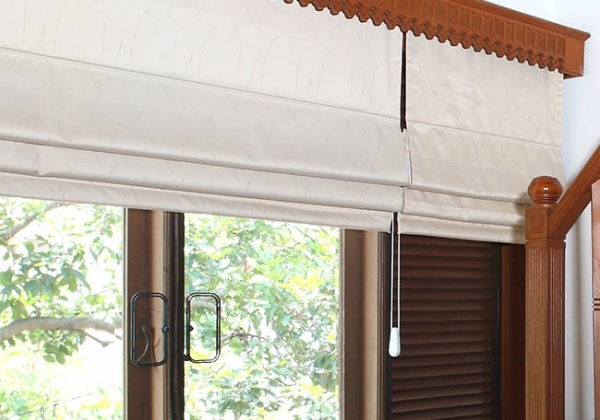 ONNA BANDUNG ROMAN SHADES BLINDS Roman Shades Blinds, salah satu produk Blinds ONNA yang bernuansa klasik, elegan, indah dan menawan dengan pilihan bahan kain berkualitas tinggi Black Out, Deluxe, & Semi Black Out. Berfungsi sebagai penutup jendela sekaligus dekorasi yang elegan, menambah suasana keindahan ruangan - ruangan interior rumah anda. Tersedia pilihan produk manual & motorized (digerakkan motor elektrik) bergaransi dan terjamin.