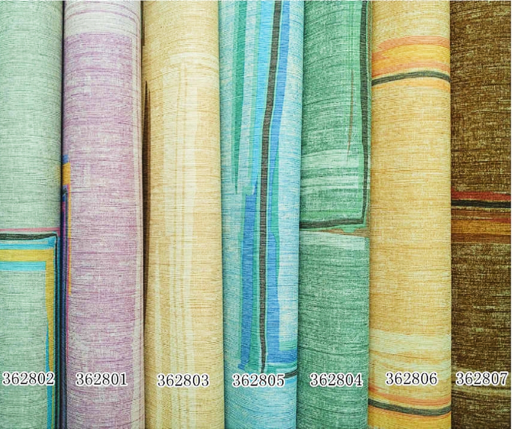 ONNA BANDUNG WALLPAPER CHIC GEOMETRY Wallpaper Onna terbuat dari kertas vinyl. Jenis wallpaper ini terdiri dari kertas cetak yang dilapisi dengan vinyl berlapis. Ini adalah jenis wallpaper yang paling umum digunakan saat ini, karena daya tahannya yang tinggi. Semakin tebal lapisan pelapis vinyl, semakin tahan lama wallpaper tersebut. Kertas vinil dapat digunakan di dapur dan kamar mandi, karena dapat menahan uap, juga bisa dicuci sehingga memudahkan perawatan. Keunggulan Wallpaper Onna adalah motif gambar & pola yang bervariasi dengan tekstur, tema gambar gaya klasik, natural, modern, artistik, colorful, dan masih banyak lagi, serta pemakaian yang tahan lama, warna tidak mudah pudar, dan berkelas.  